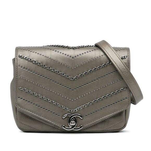Pre Loved chanel Women Gray Crossbody Bags - Picture 1 of 8